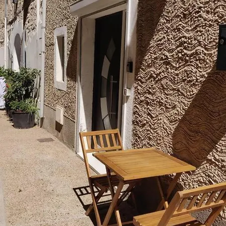 Independant Dans Maison De Village * Alignan-du-Vent