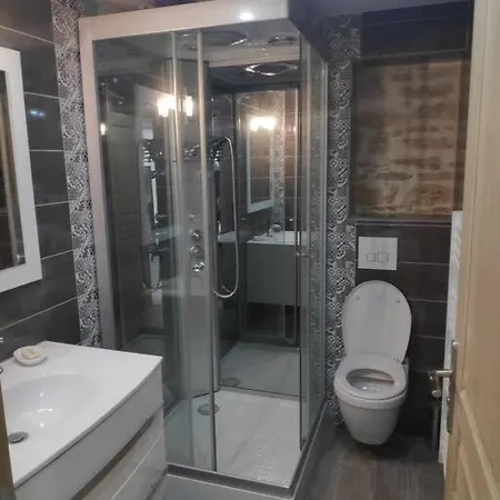 Independant Dans Maison De Village Apartment