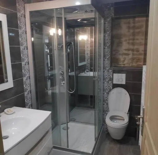 Indépendant Dans Maison De Village Appartement